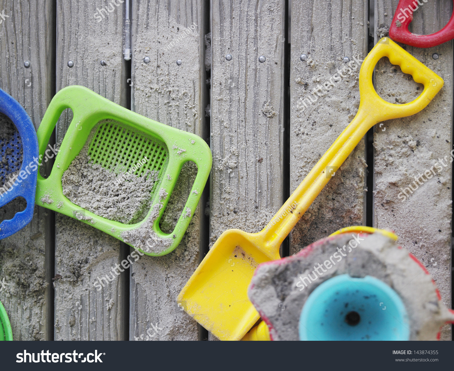 sand pit toys