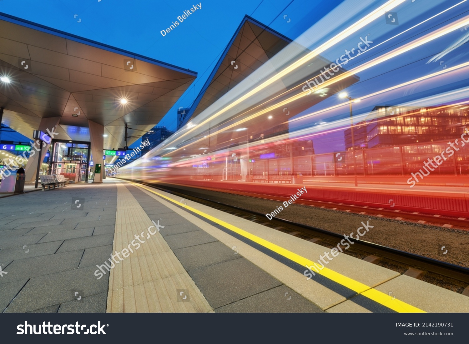 11,106 Night passenger train Images, Stock Photos & Vectors | Shutterstock