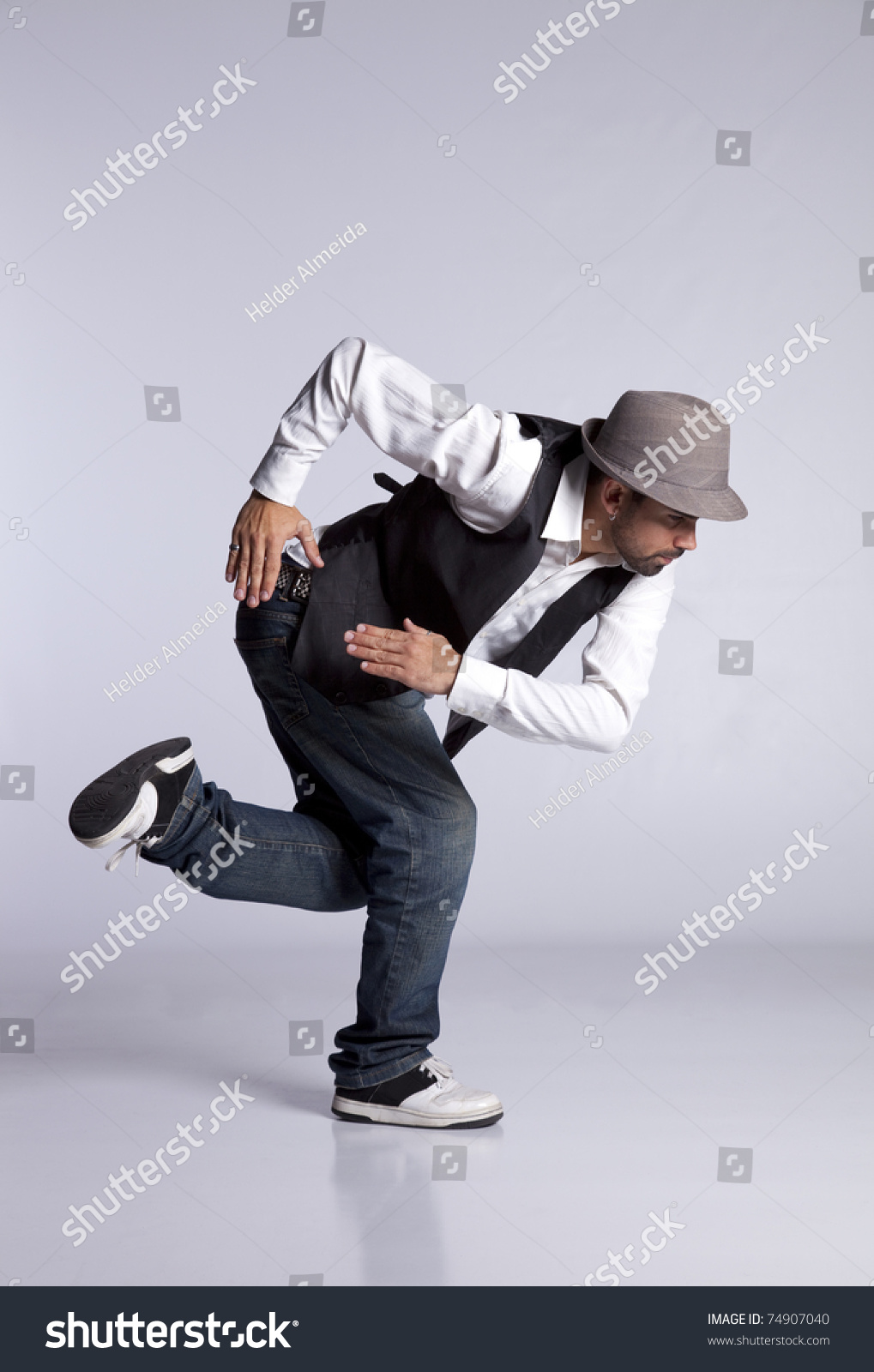 Hip Hop Dancer Showing Some Movements Stock Photo 74907040 : Shutterstock