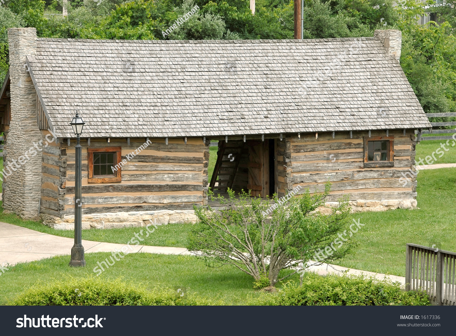 Historic Log Cabin In A Settlement In Kentucky, Usa That Was Built ...