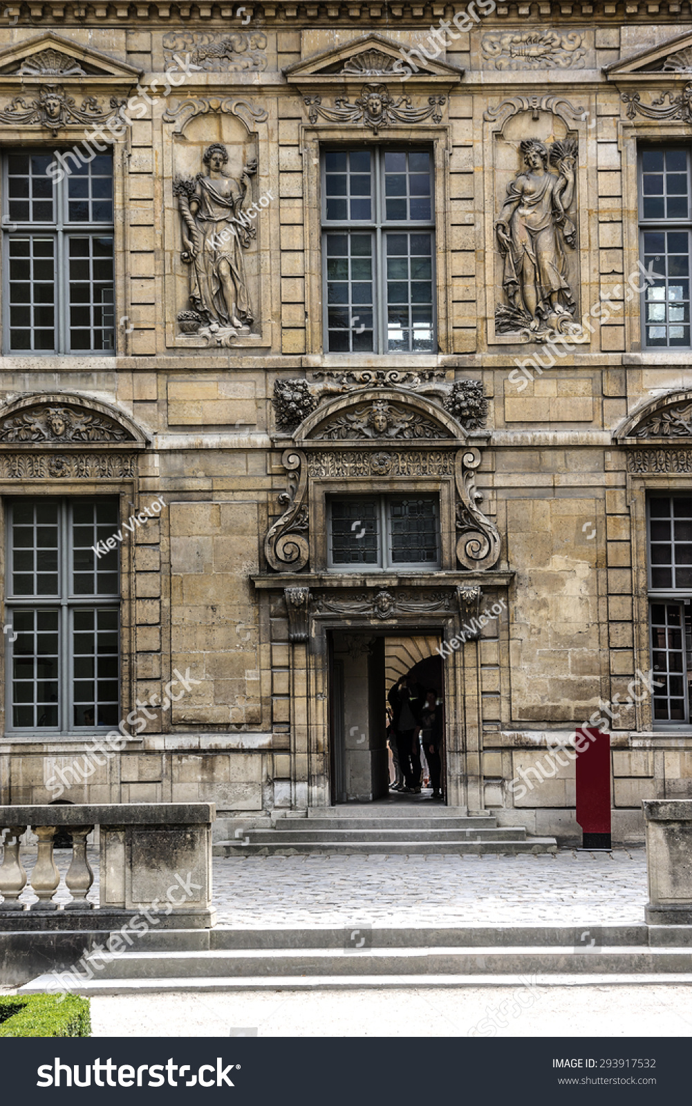 Hotel De Sully (1625 Â 1630, Architect Jean Androuet Du Cerceau) In The ...