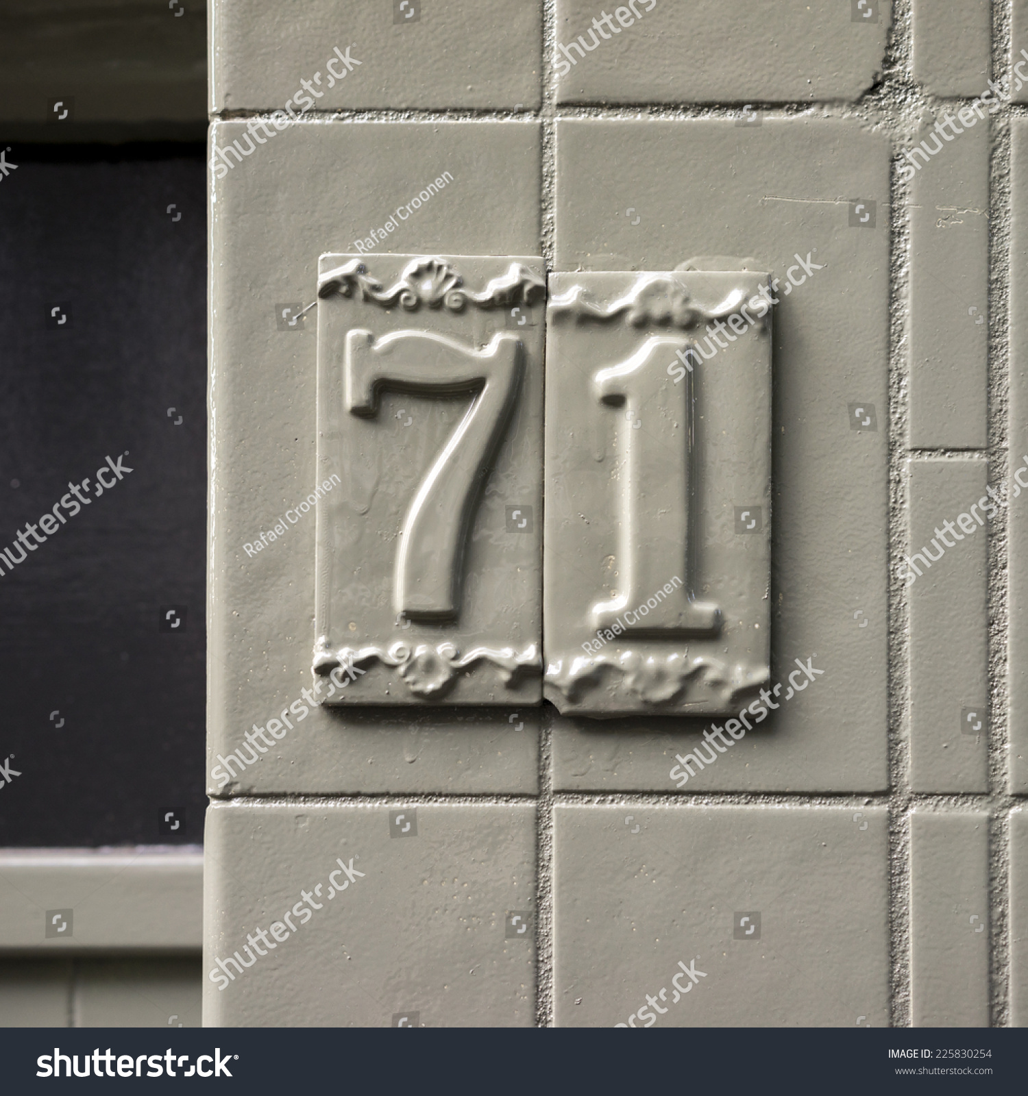 House Number Seventy e Two Stock Royalty Free