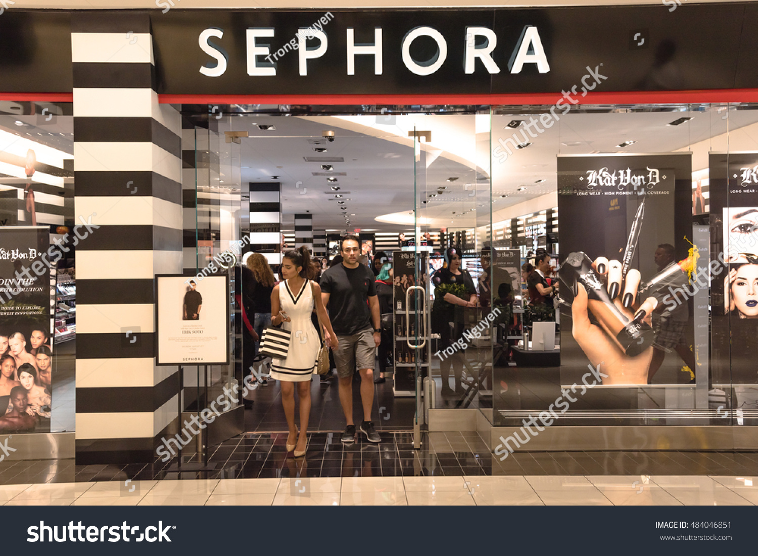 galleria mall perfume store