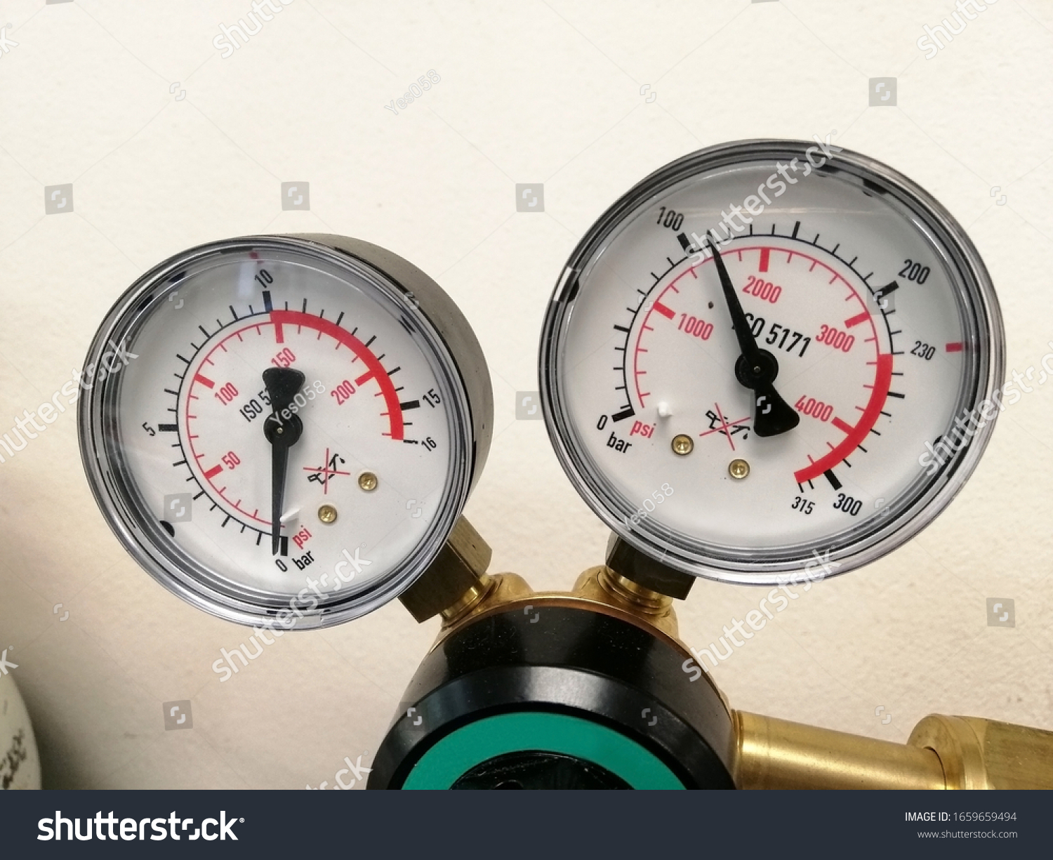 3 311 Regulator Gauge Gambar Foto Stok And Vektor Shutterstock