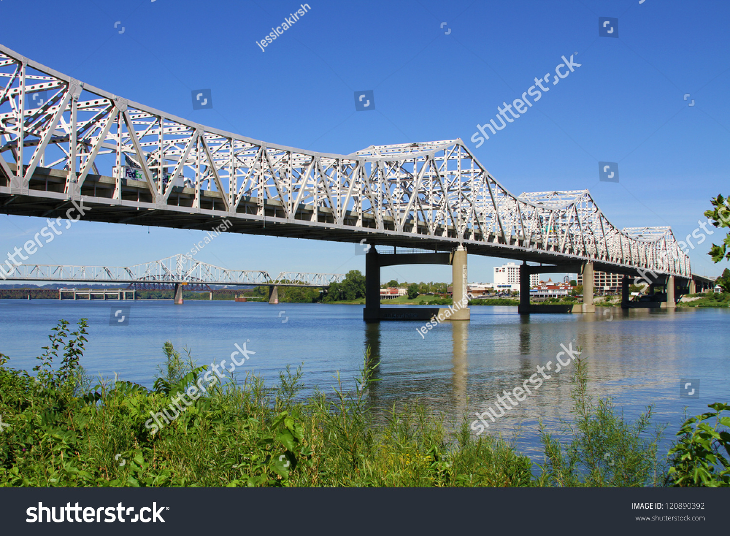 I 65 Roadway Bridge Over The Ohio River Connecting Louisville Kentucky I 65 Roadway Bridge Over The Ohio River Connecting Louisville Kentucky