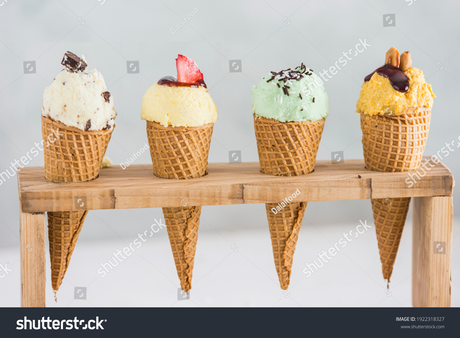 371,084 Cono gelato Images, Stock Photos & Vectors - Shutterstock