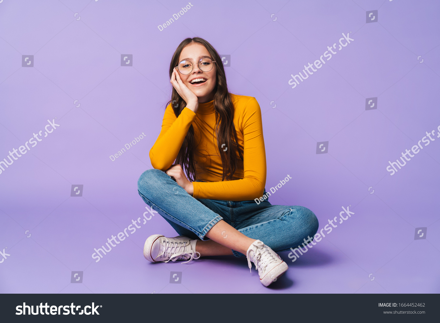 30,395 Girl sitting cross legged Images, Stock Photos & Vectors ...