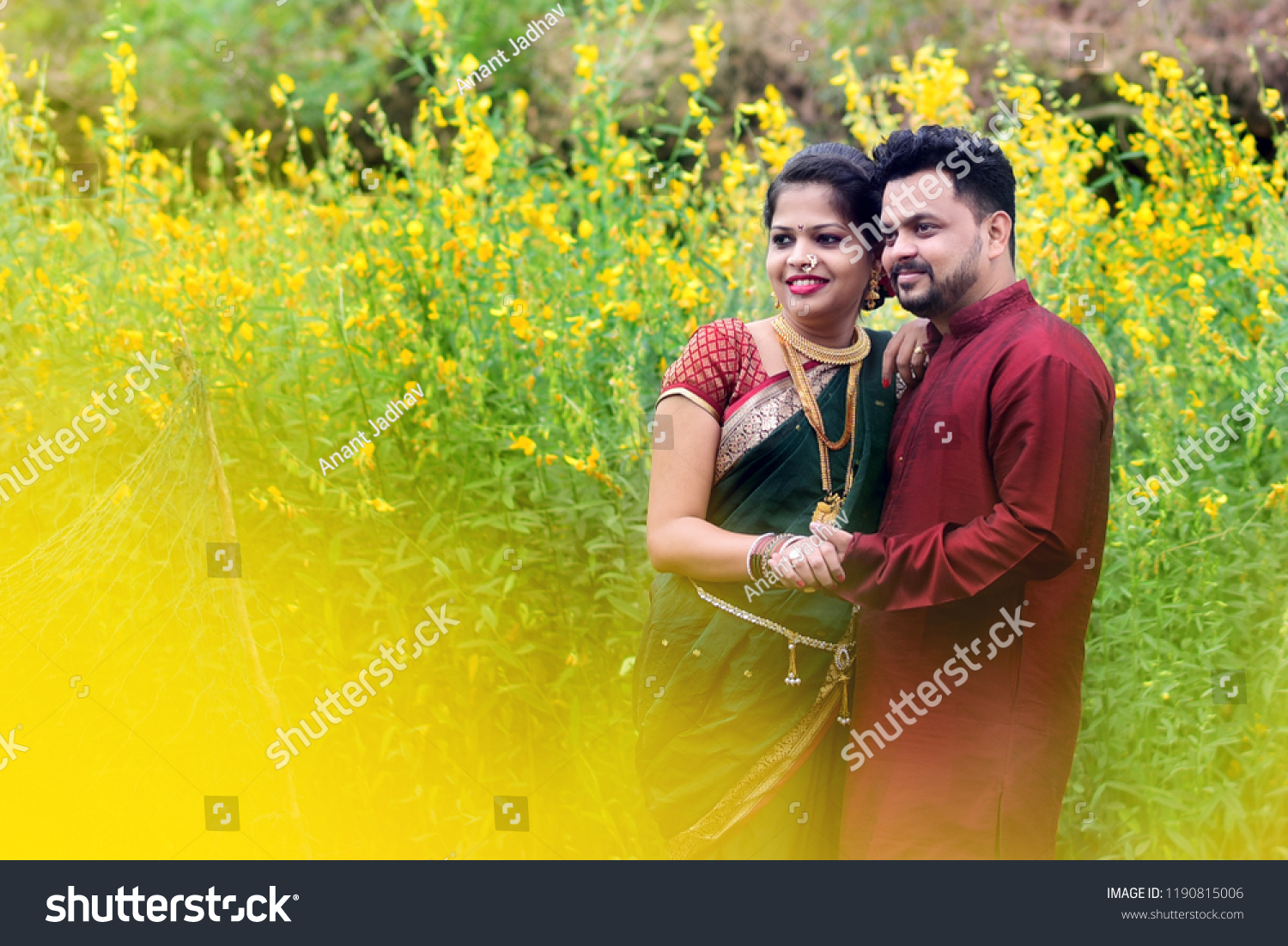 Indian Couple Traditional Dress Maharashtrian Couple Foto Stock Editar Agora 1190815006 6833