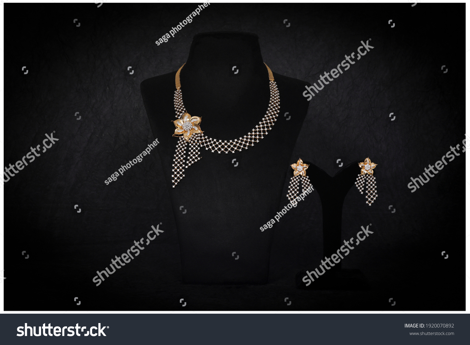 Indian Design Jewllery Gold Diamonds Stock Photo 1920070892 | Shutterstock