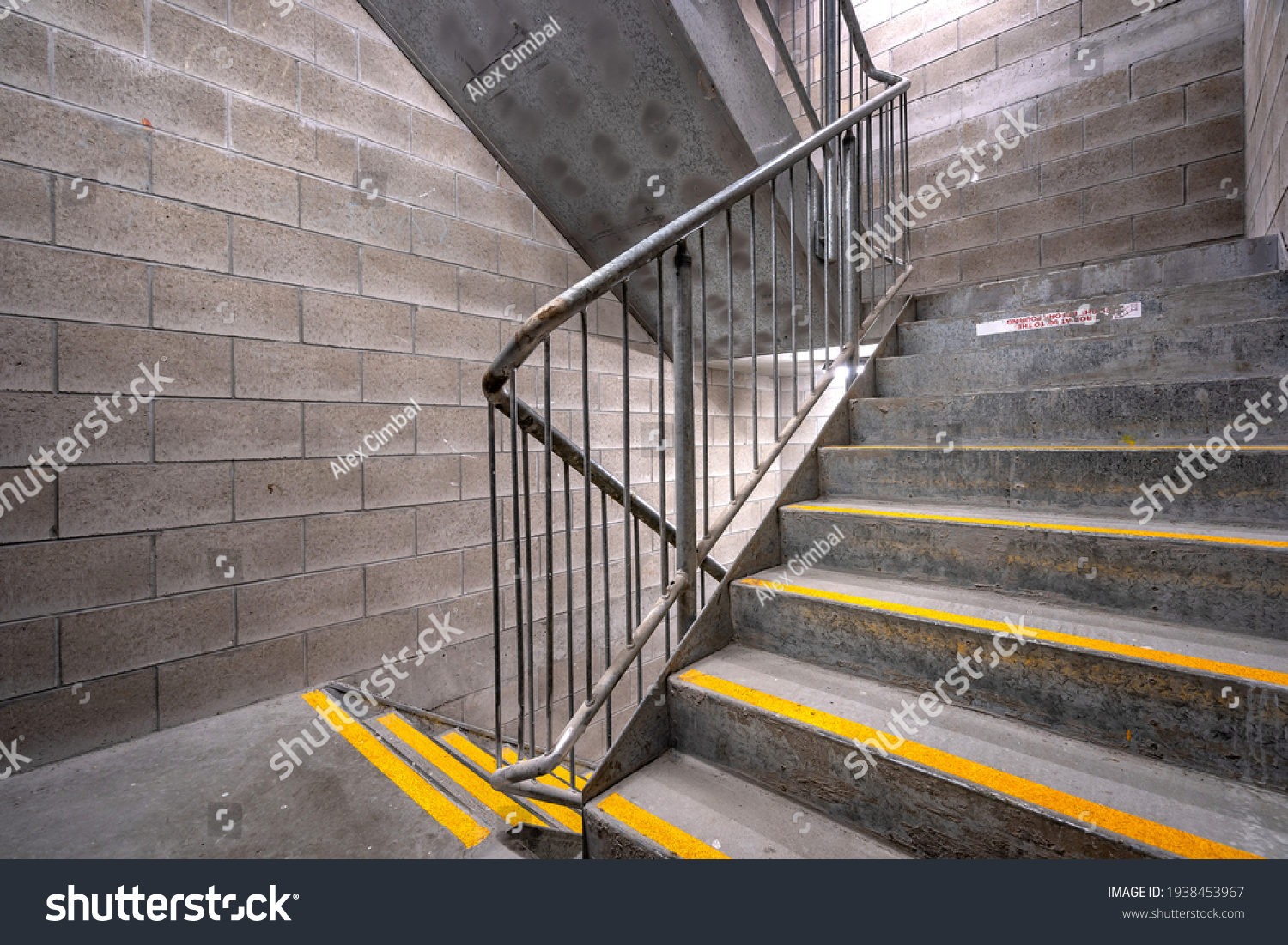 10.607 imagens de Emergency staircase Imagens, fotos stock e vetores