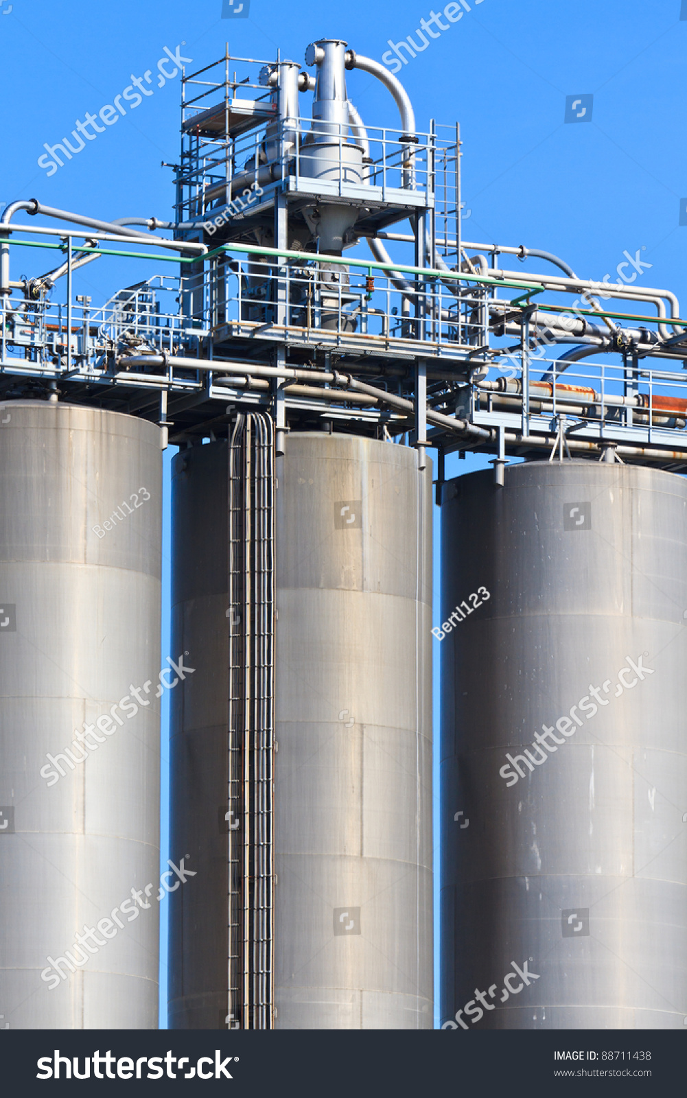Industry Bulk Tank / Silo For Petrochemical Industry Stock Photo ...
