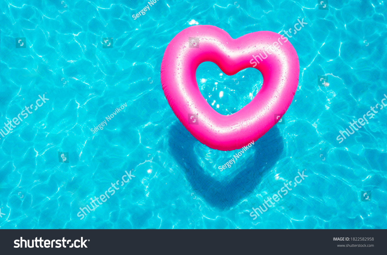 955 Heart pool float Images, Stock Photos & Vectors | Shutterstock