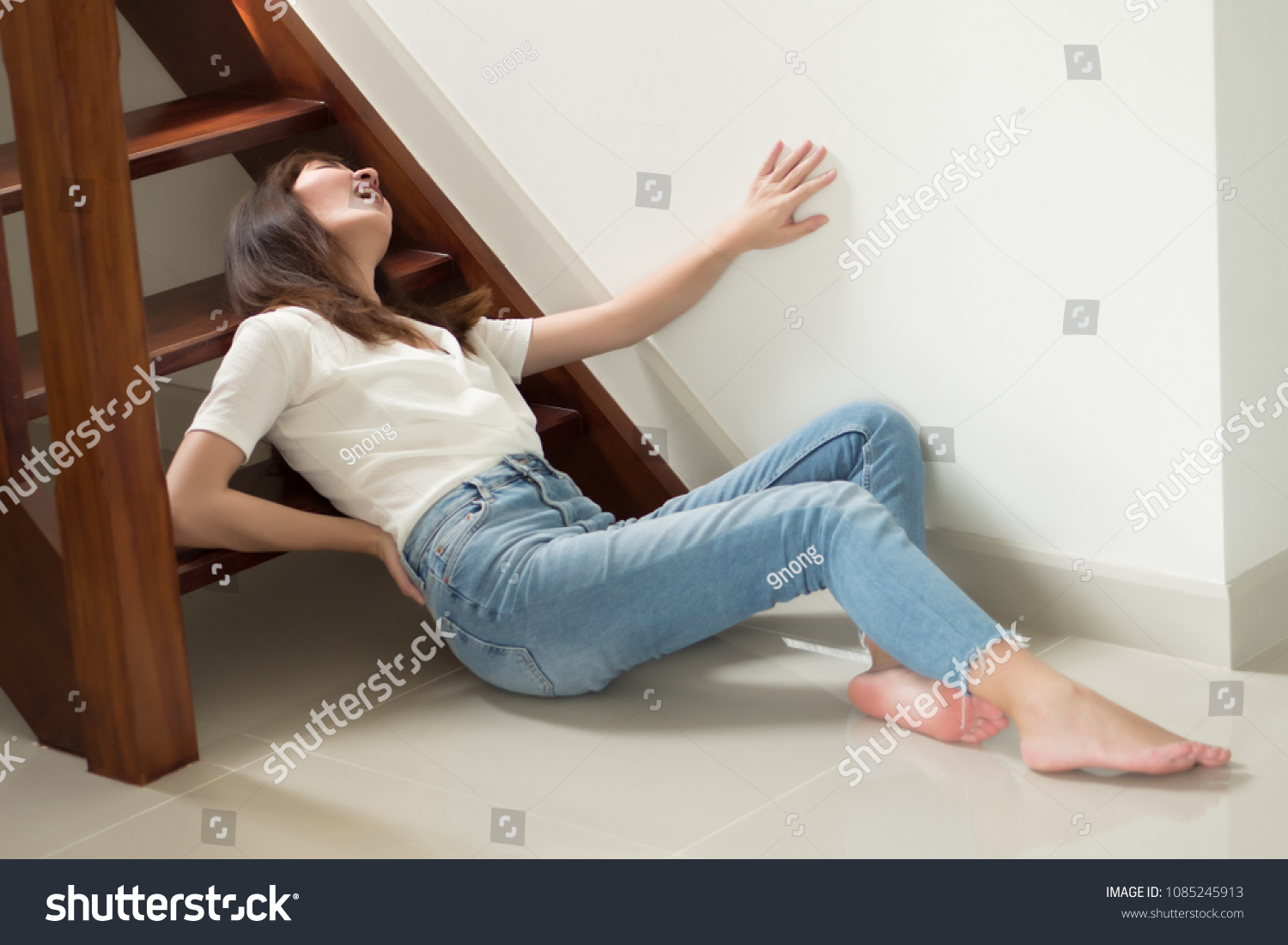 House accidents Images, Stock Photos & Vectors | Shutterstock