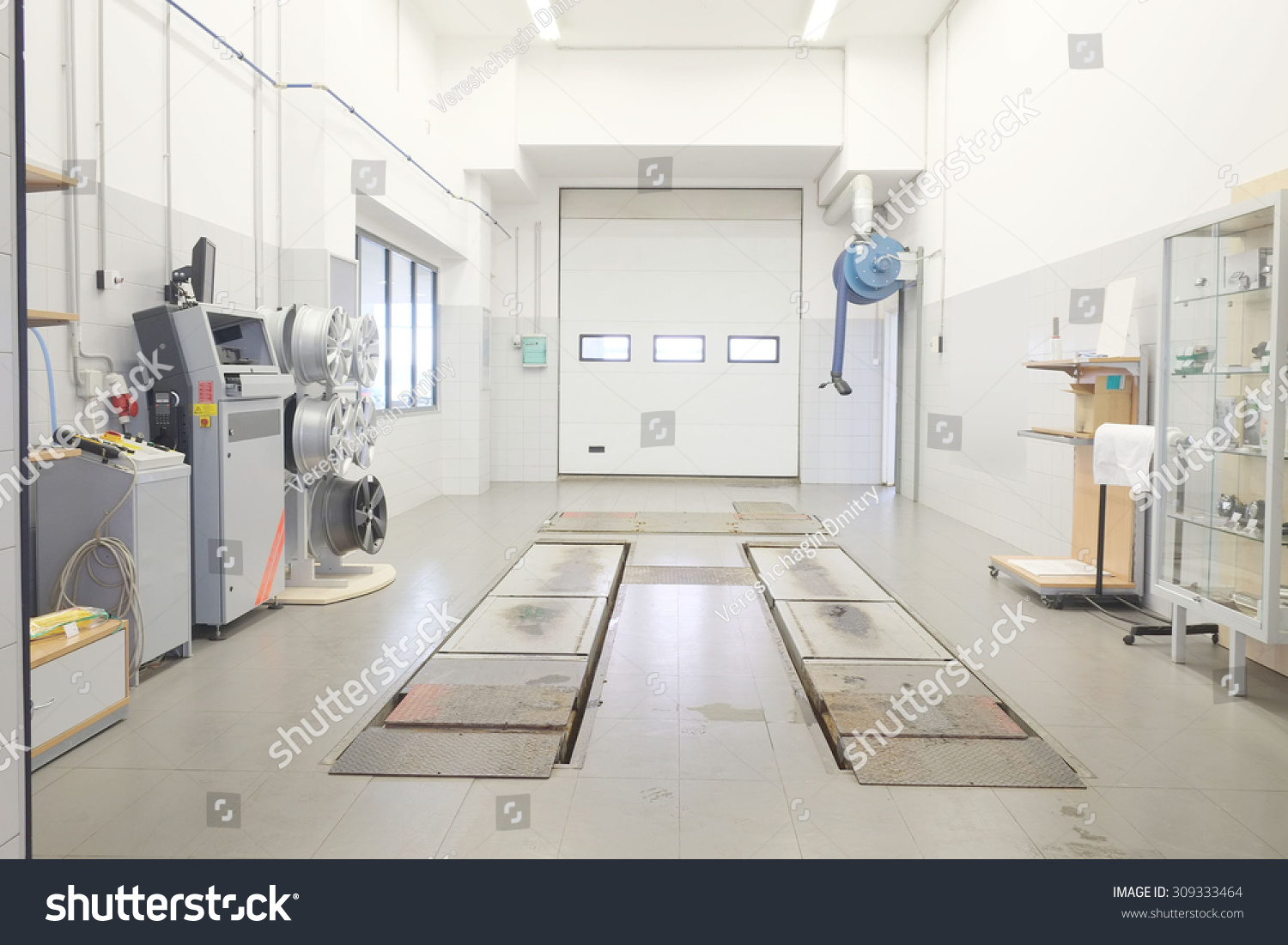 Interior Car Repair Shop Stock Photo 309333464 Shutterstock   Stock Photo Interior Of A Car Repair Shop 309333464 