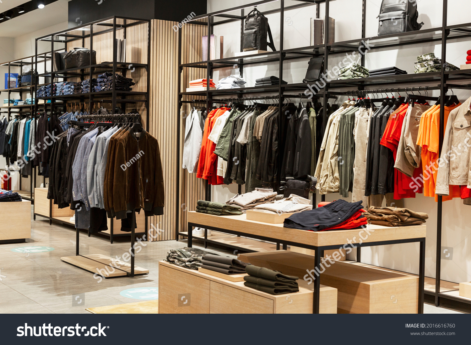 13,477 Clothes on racks department stores Images, Stock Photos ...