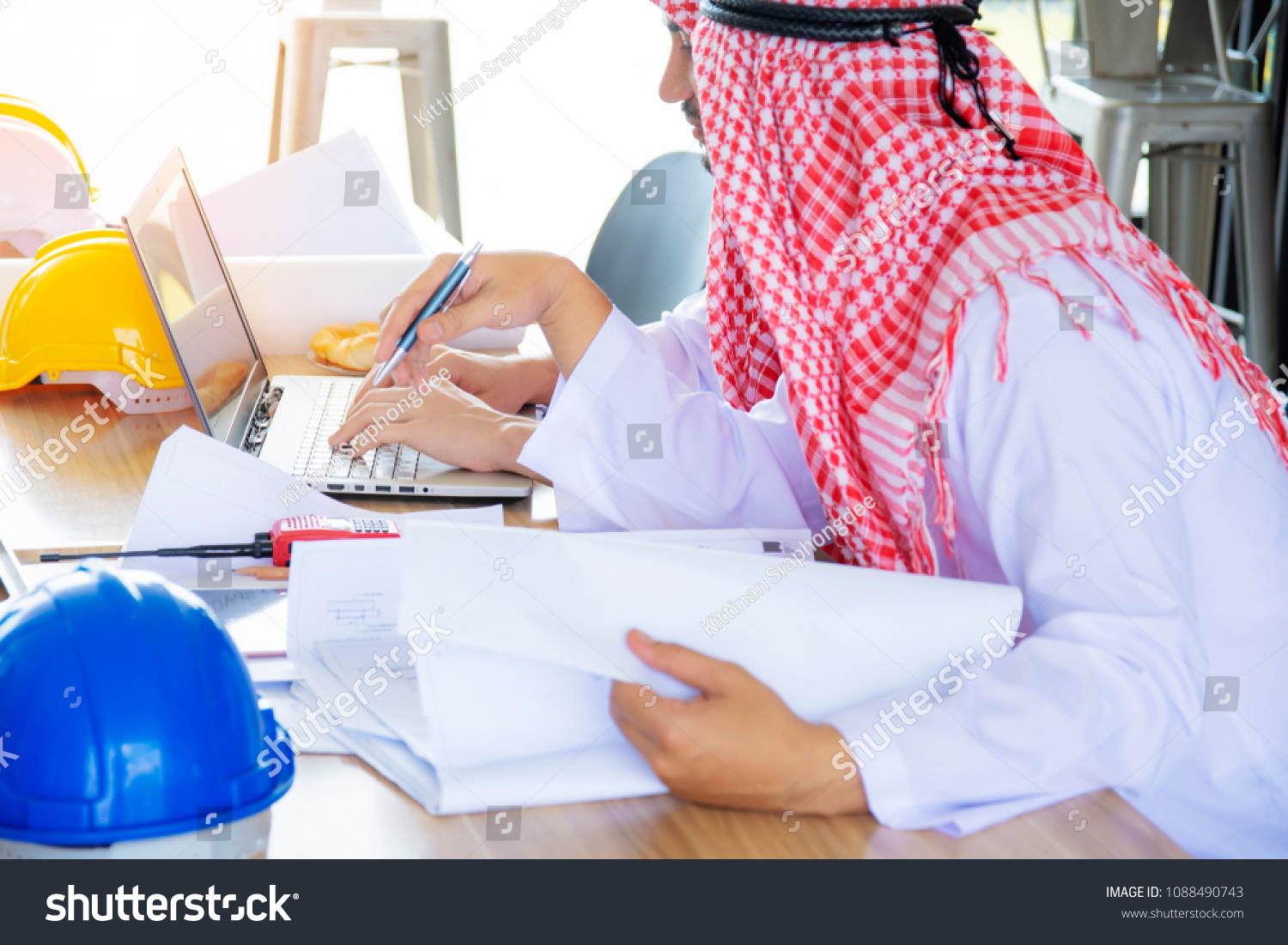 Islamic Engineers Work Hard Get Job Stock Photo (Edit Now) 1088490743