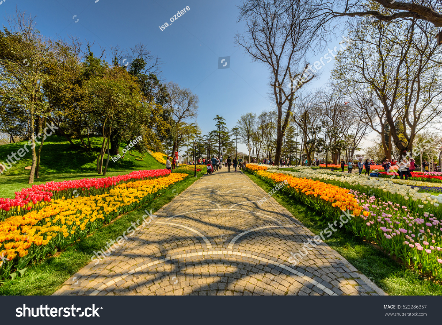 istanbulturkey april 152017traditional tulip festival emirgan istanbulturkey april 152017traditional tulip festival emirgan