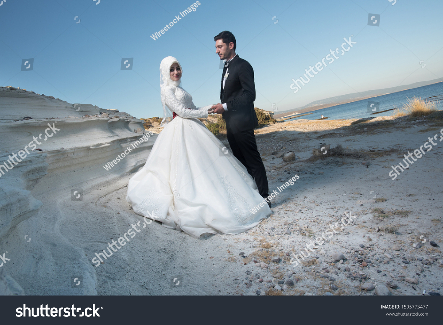 muslim wedding dress groom