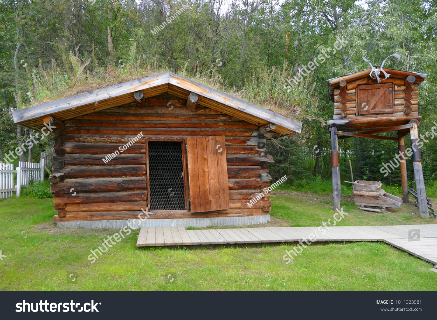 Jack Londons Original Log Cabin Dawson Stock Photo Edit Now