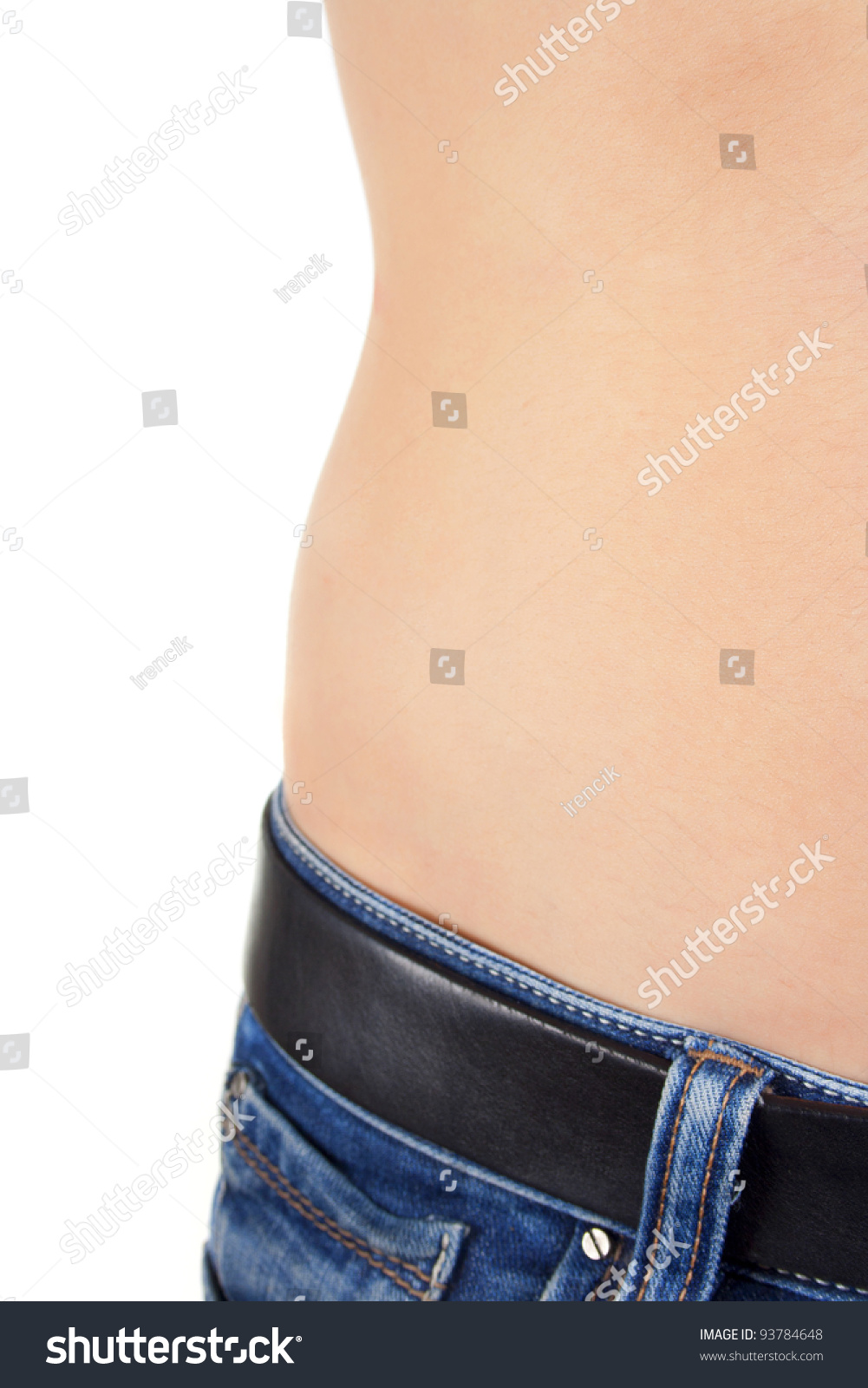 Perfect waist size for men First, measure your waist size with a tape measure at the belly button. Do not measure your waist where your pants sit. This area is often smaller than your waist at the belly button. It is important to actually measure your waist size and not rely on your pant size.