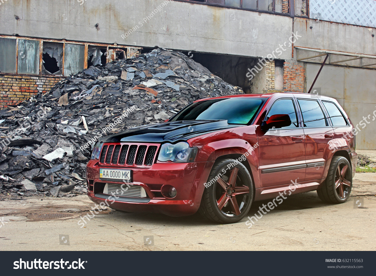 Jeep Grand Cherokee Srt8 Brutal Offroad Stock Photo Edit
