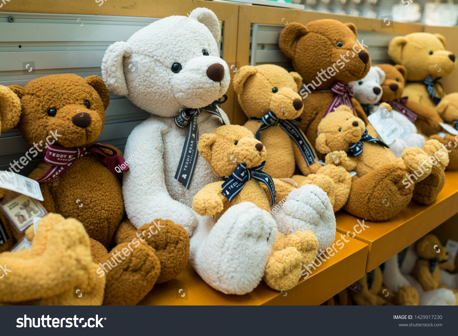 teddy bear gift shop