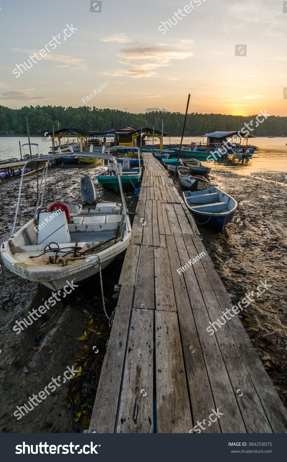 Jeti Kong Kong Laut Johor Bahru Stock Photo Edit Now 384259075