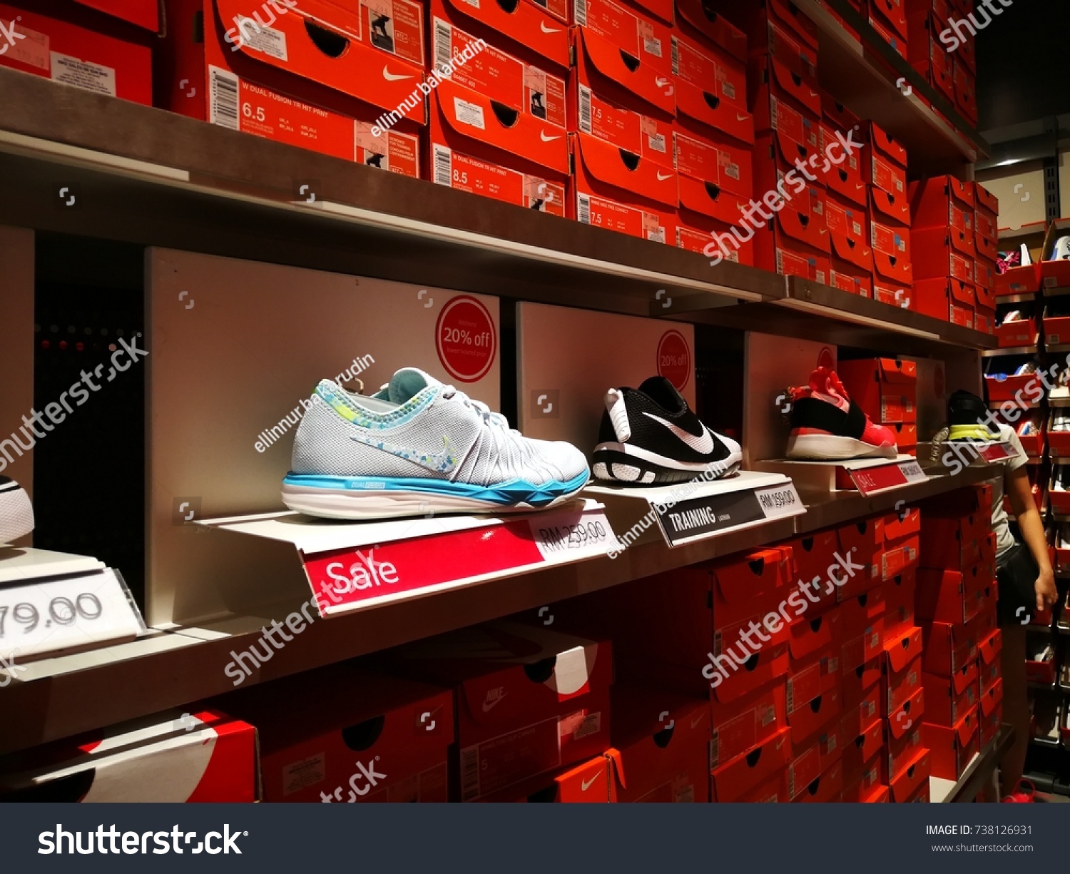 nike at premium outlets