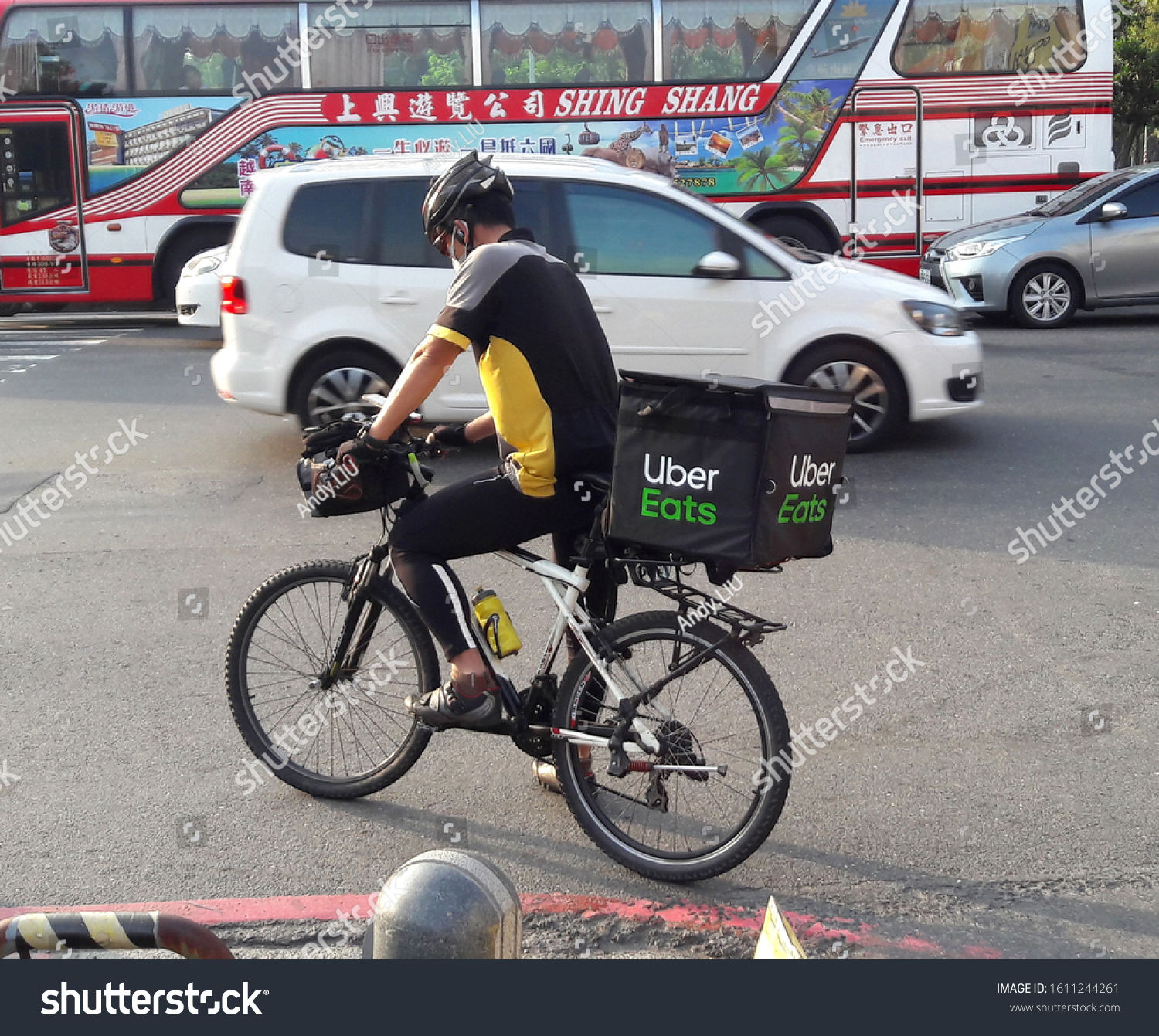 uber food delivery bicycle