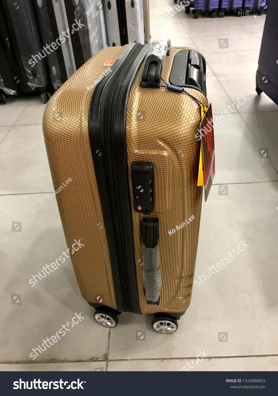 luggage sale malaysia 2019