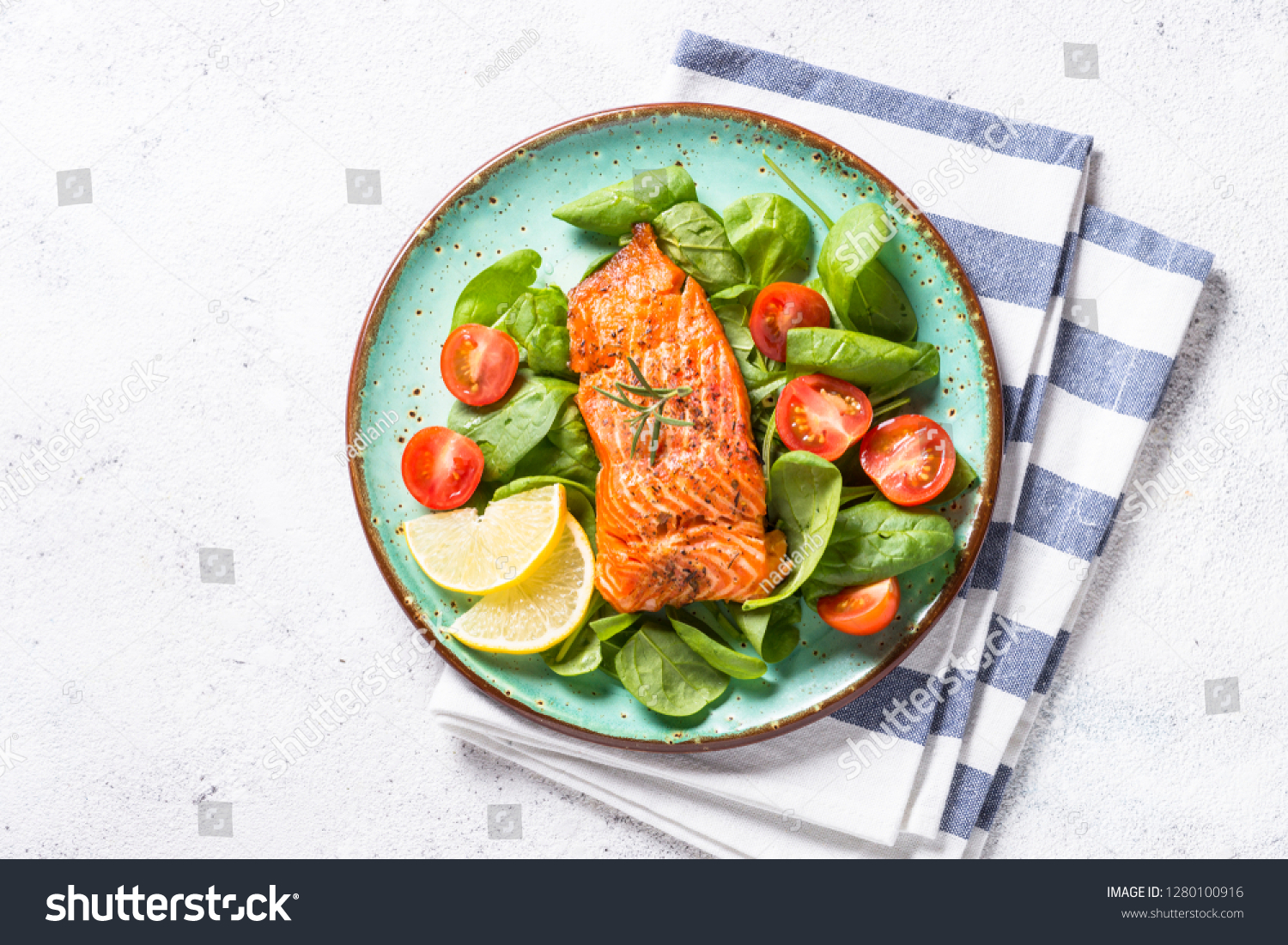 146,984 Plate fish top view Images, Stock Photos & Vectors | Shutterstock
