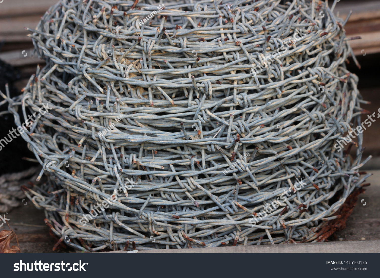 lowes barbed wire