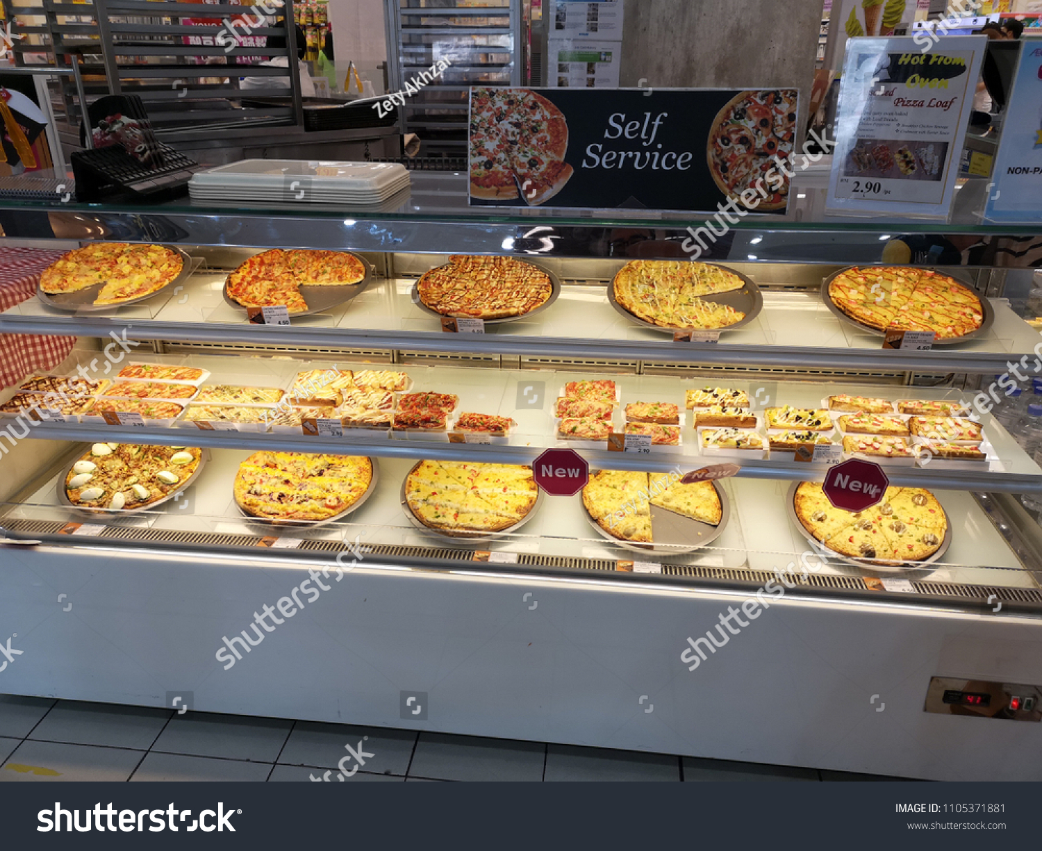 751 Pizza Stall Stock Photos, Images & Photography 