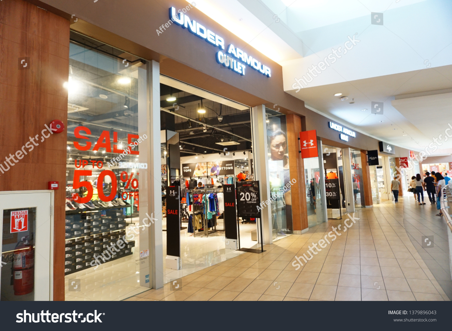 mitsui outlet under armour