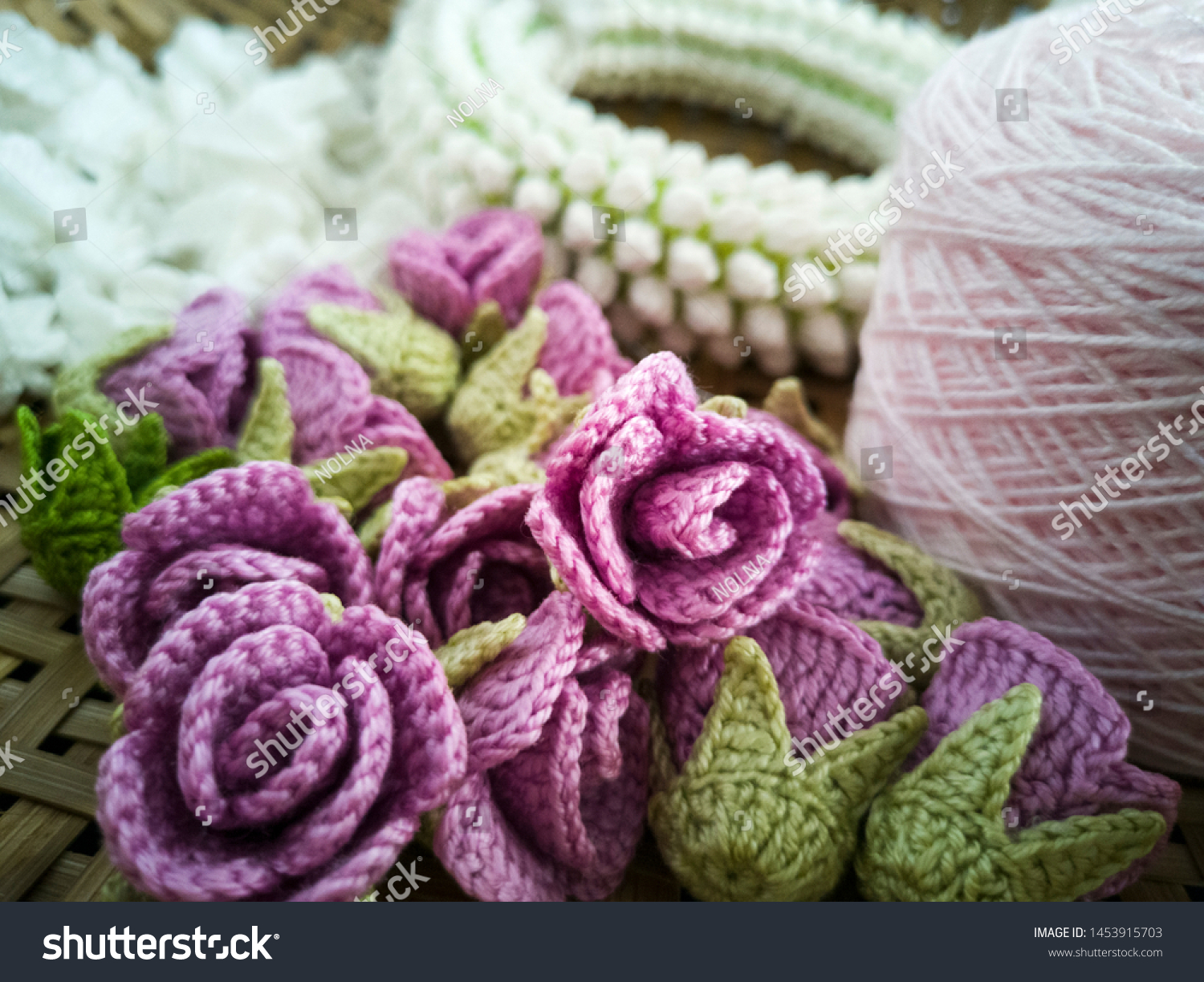 wool knitting flowers