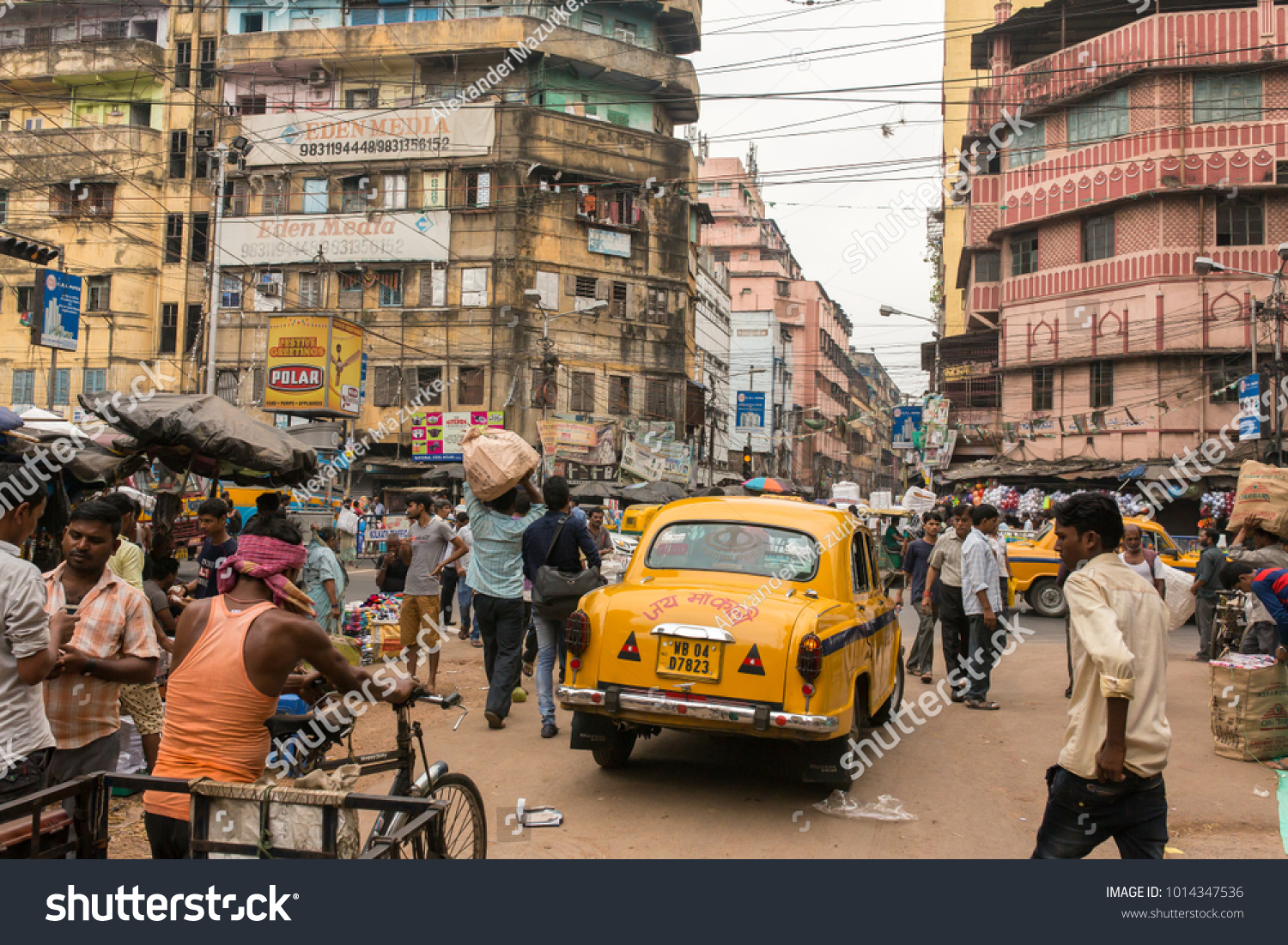 Kolkata India April 8 17 Street の写真素材 今すぐ編集