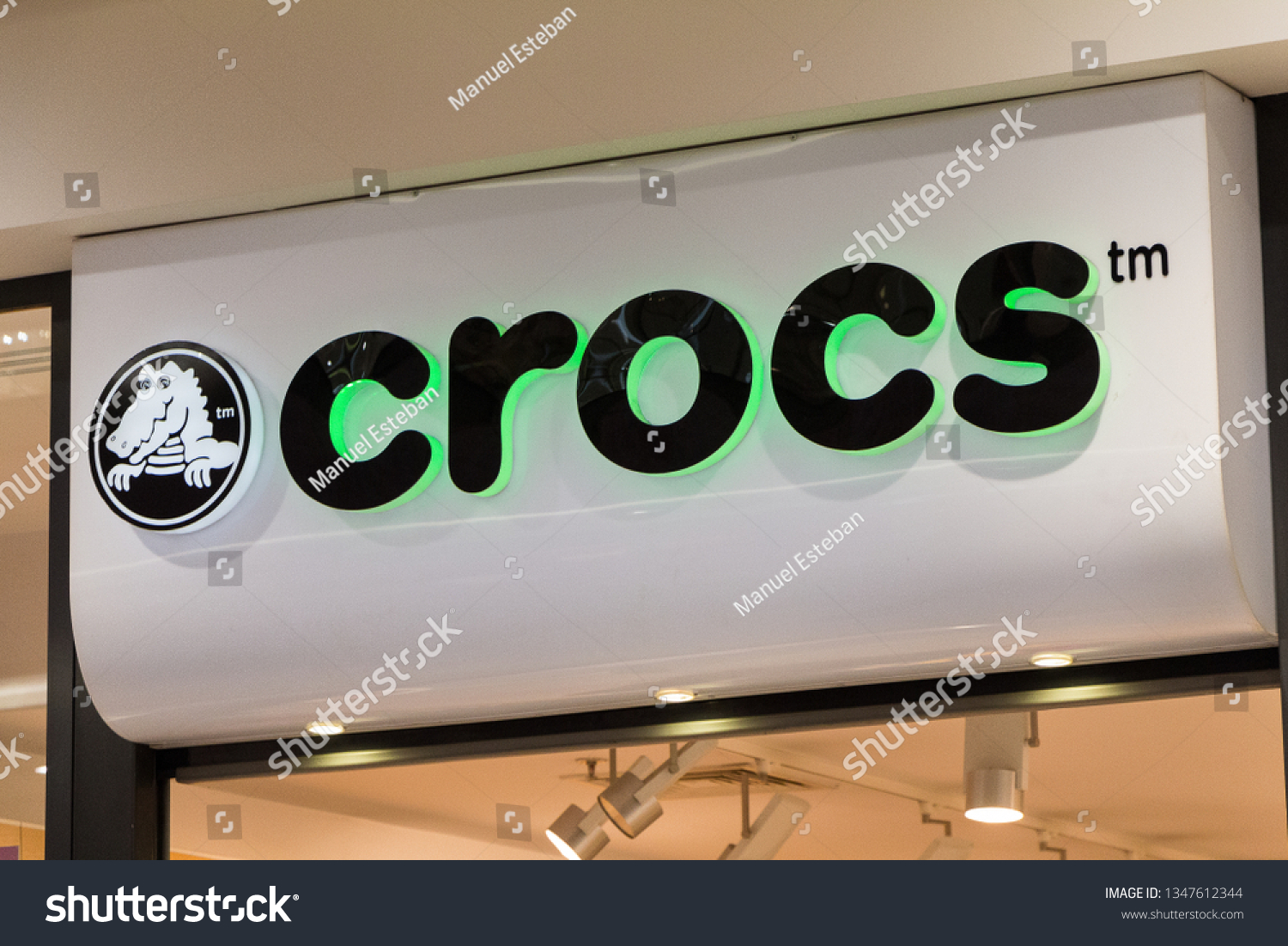 crocs logo 2019