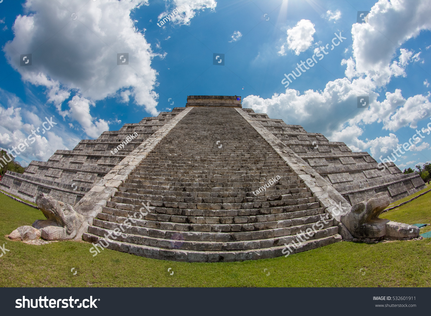 Kukulkan Pyramid Monument Chichen Itza Snake Stock Photo 532601911 ...