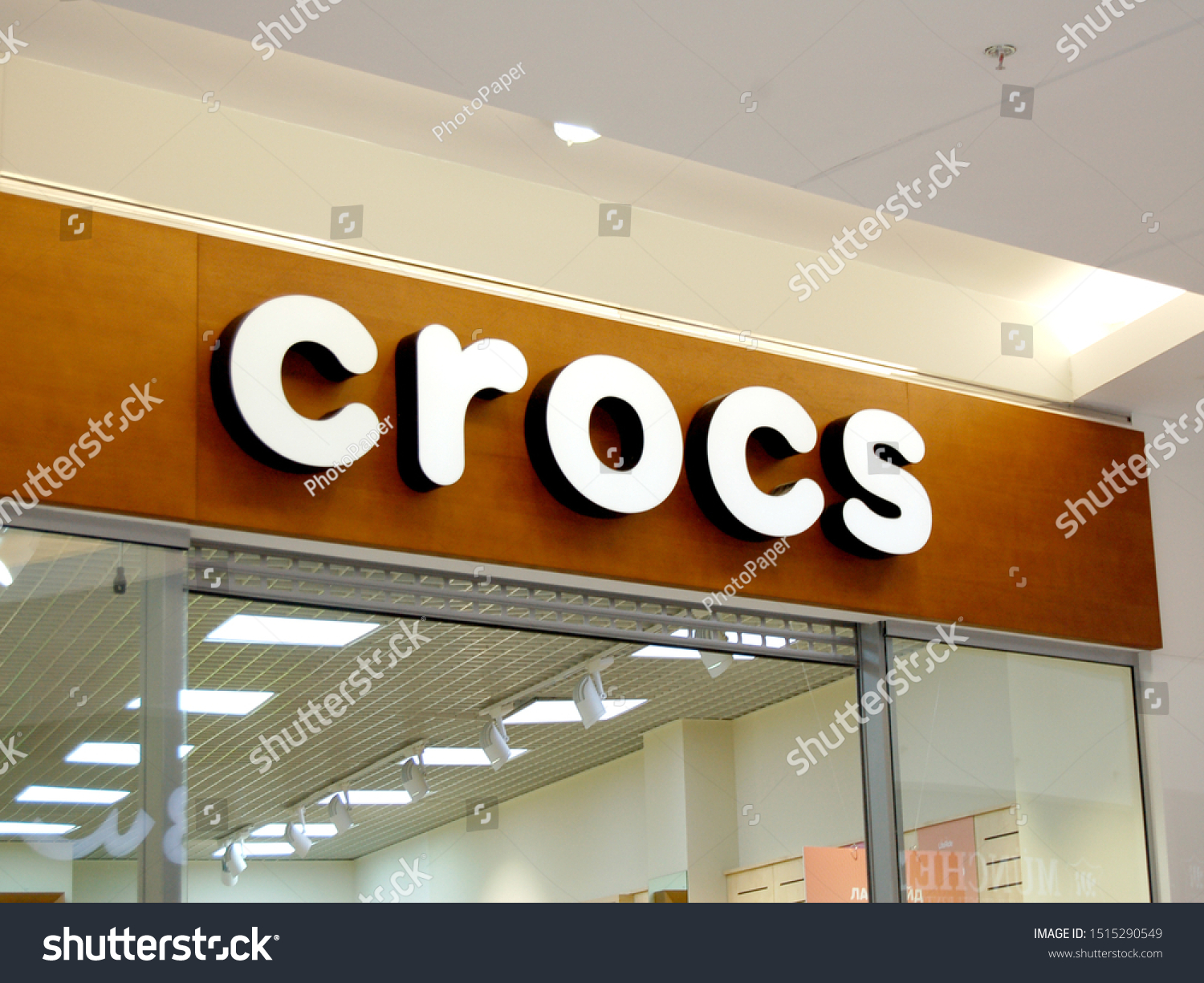 crocs the mall