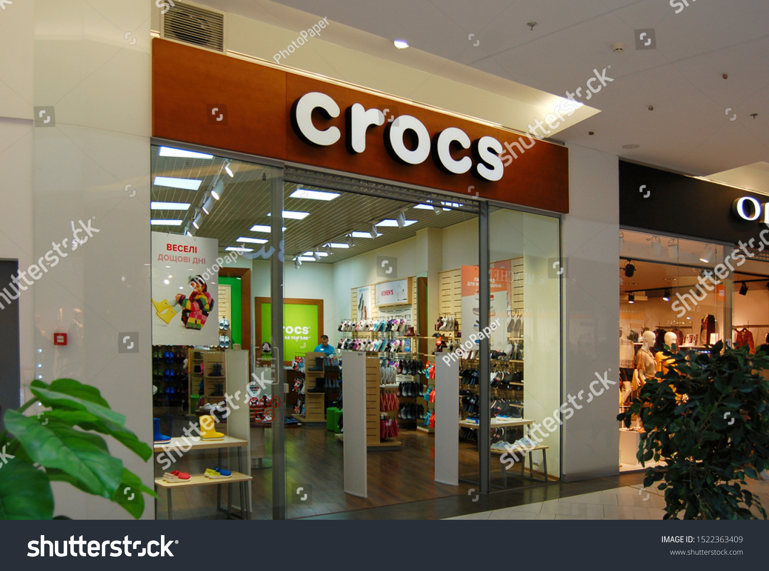 crocs at the mall