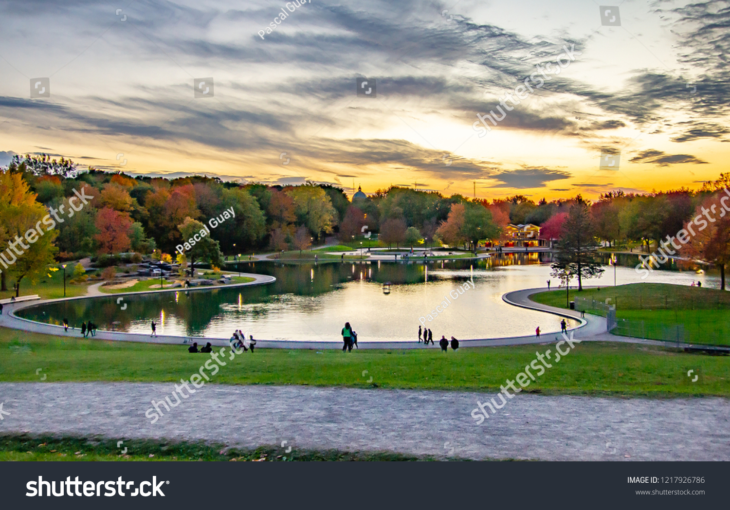 60 123 Royal Mountain Images Stock Photos Vectors Shutterstock   Stock Photo Lake In An Autumn Evening On Top Of Mount Royal Montreal Quebec Canada 1217926786 