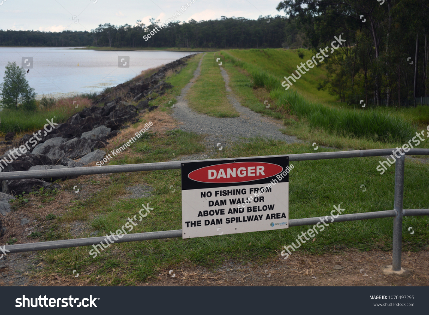 Lake Kurwongbah Queensland Australia April 24 Stock Photo Edit Now 1076497295