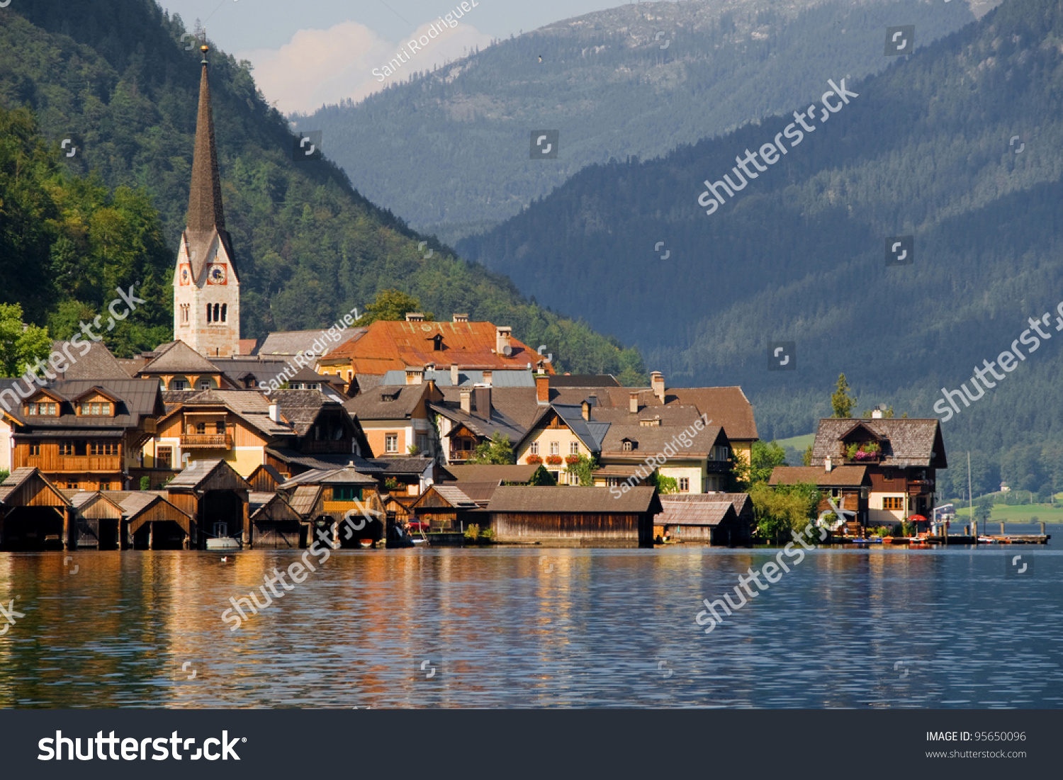 Lakeside Houses Of The Beautiful Town Of Hallstatt, Austria. Stock ...