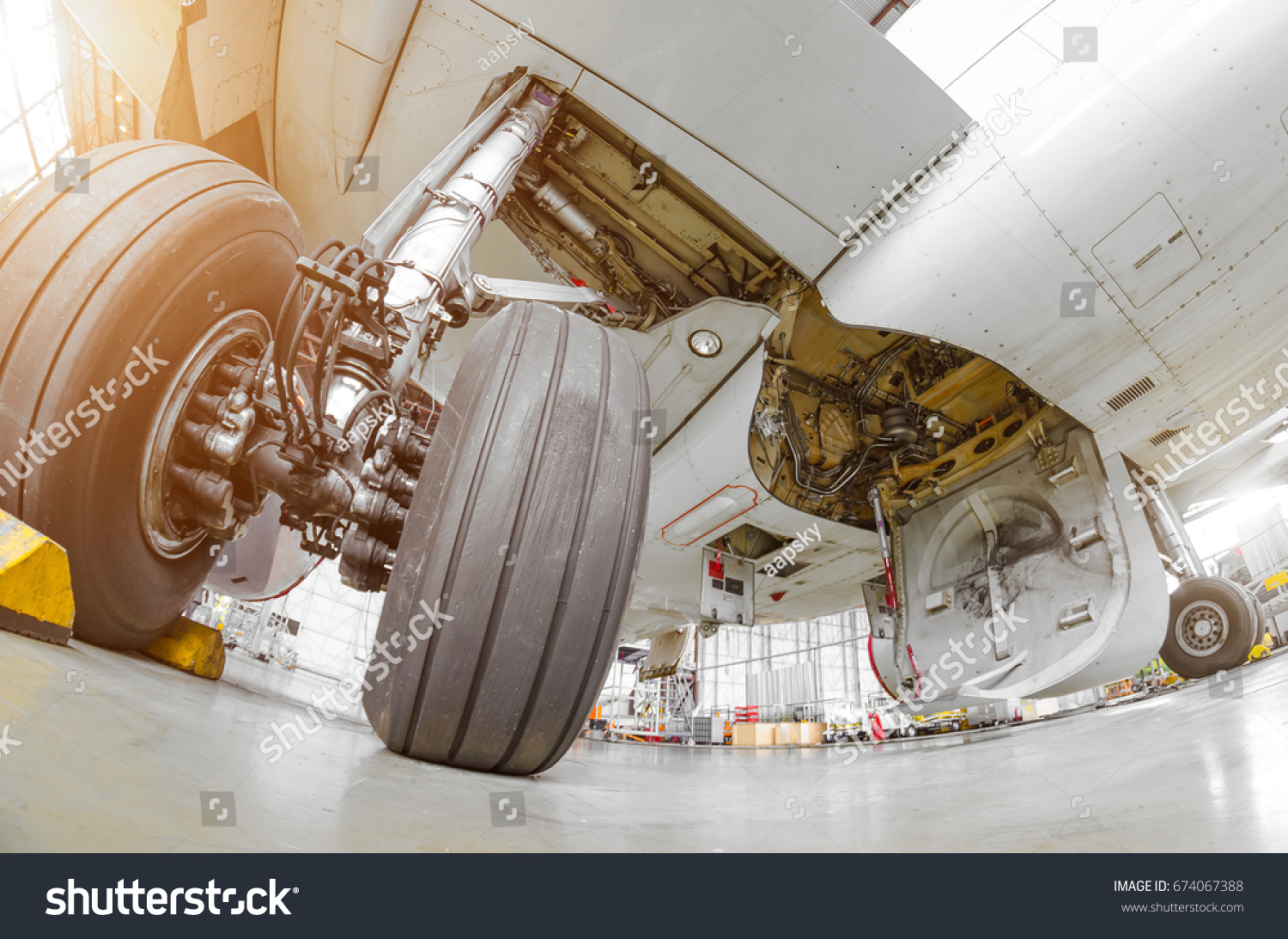 Landing Gear Airplane Hangar Chassis Rubber库存照片674067388 | Shutterstock