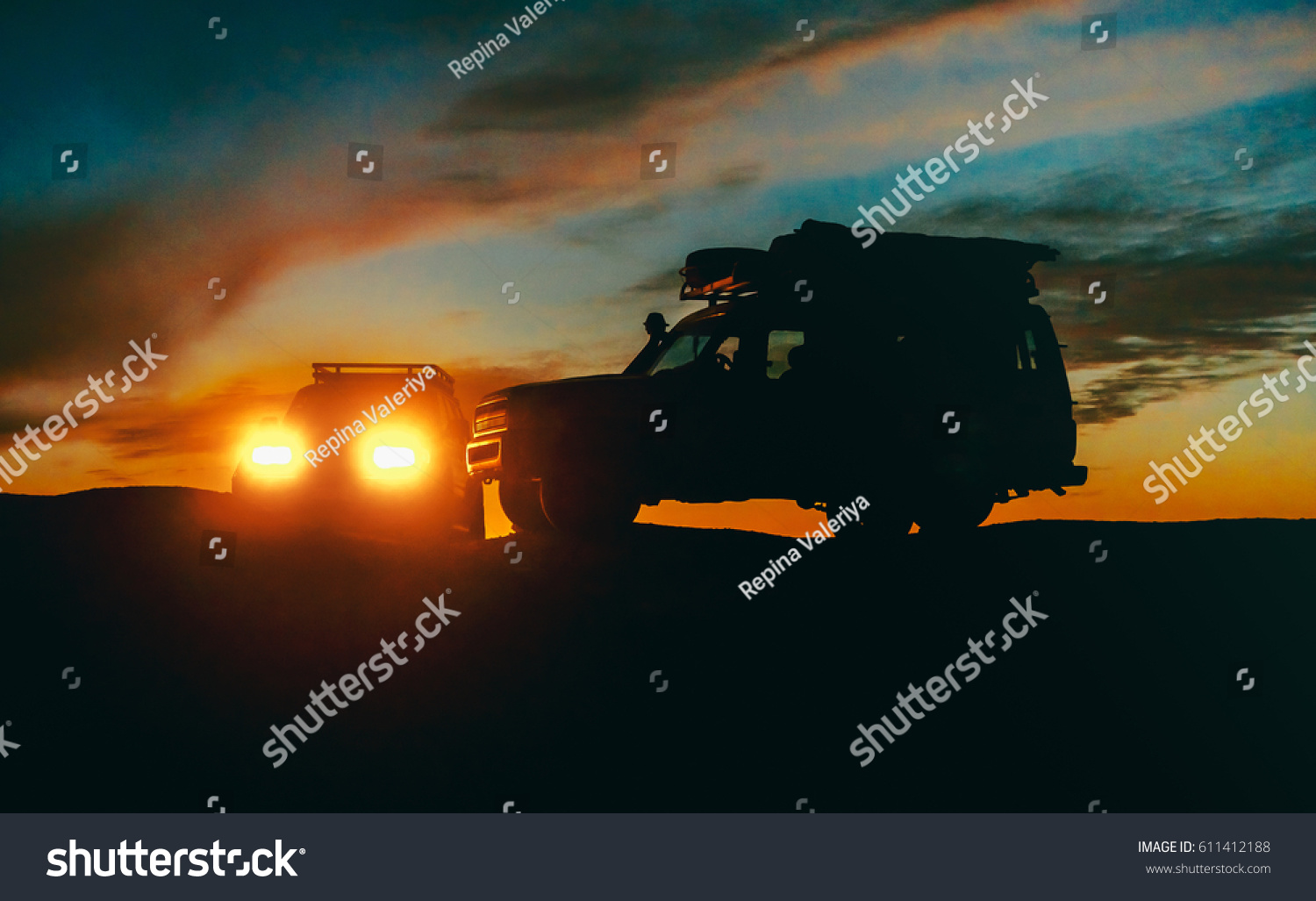 805 Off road vehicle driving at night Images, Stock Photos & Vectors ...