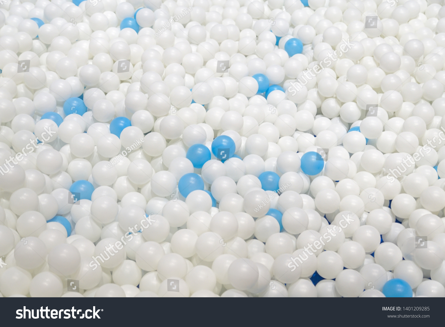 white plastic balls for ball pit