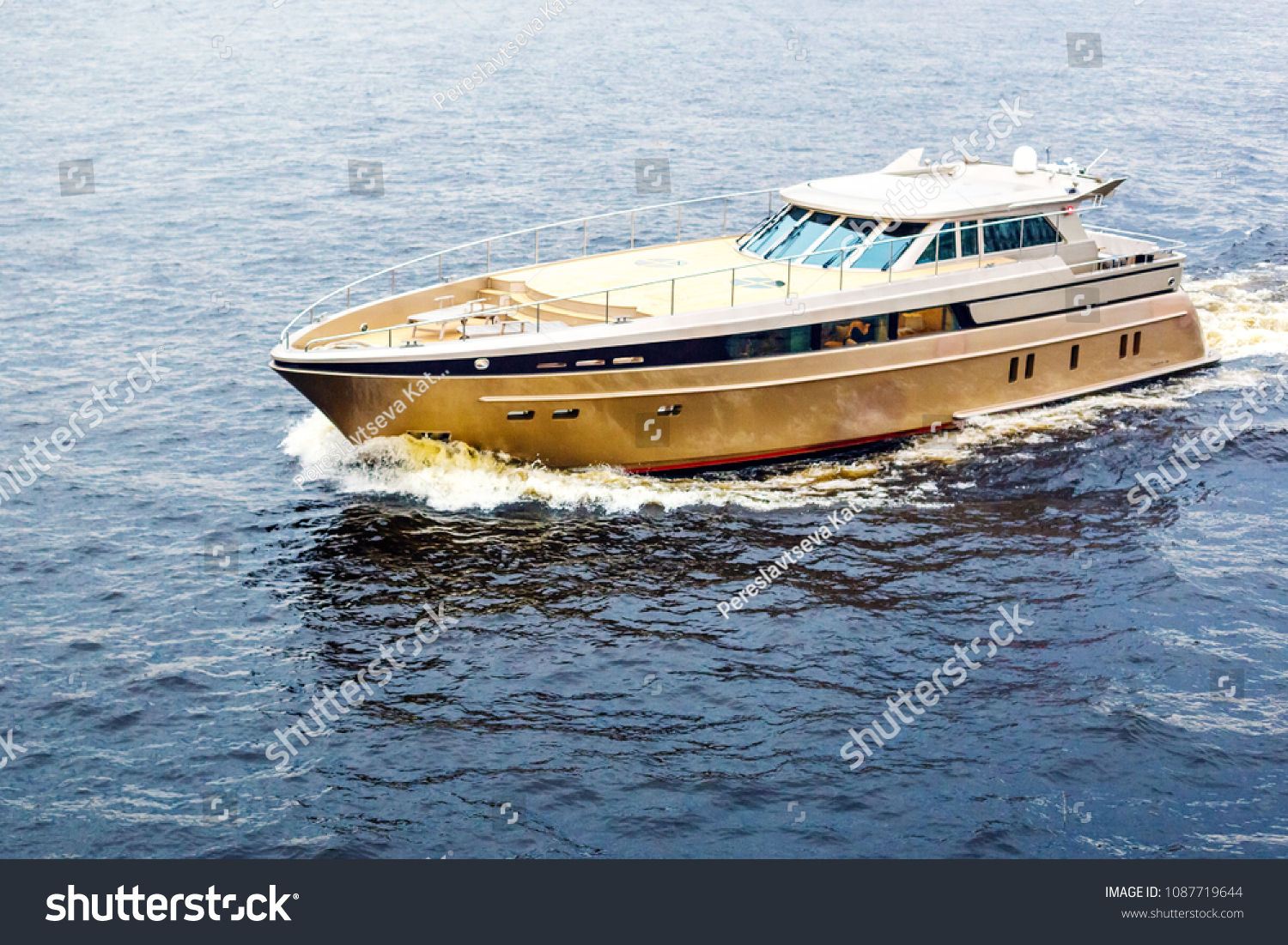 golden apple yacht