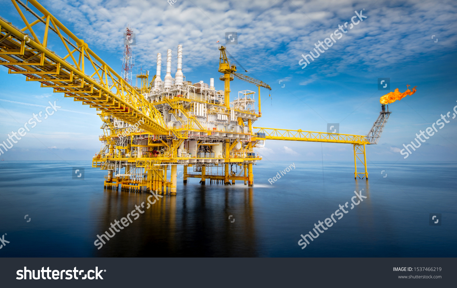 Large Offshore Drilling Oil Rig Plant Stock Photo 1537466219 | Shutterstock