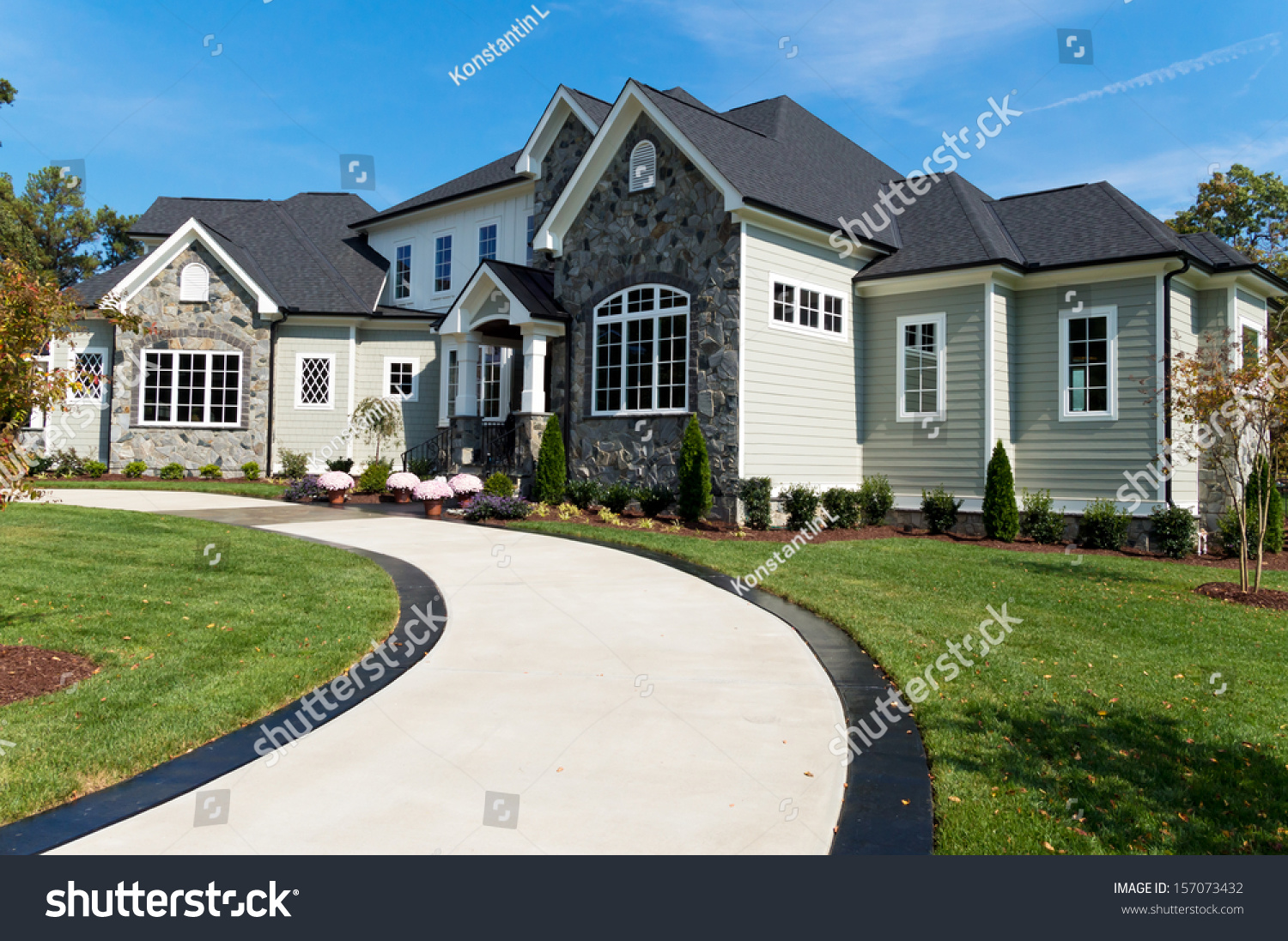 Large Suburban House Stock Photo 157073432 : Shutterstock