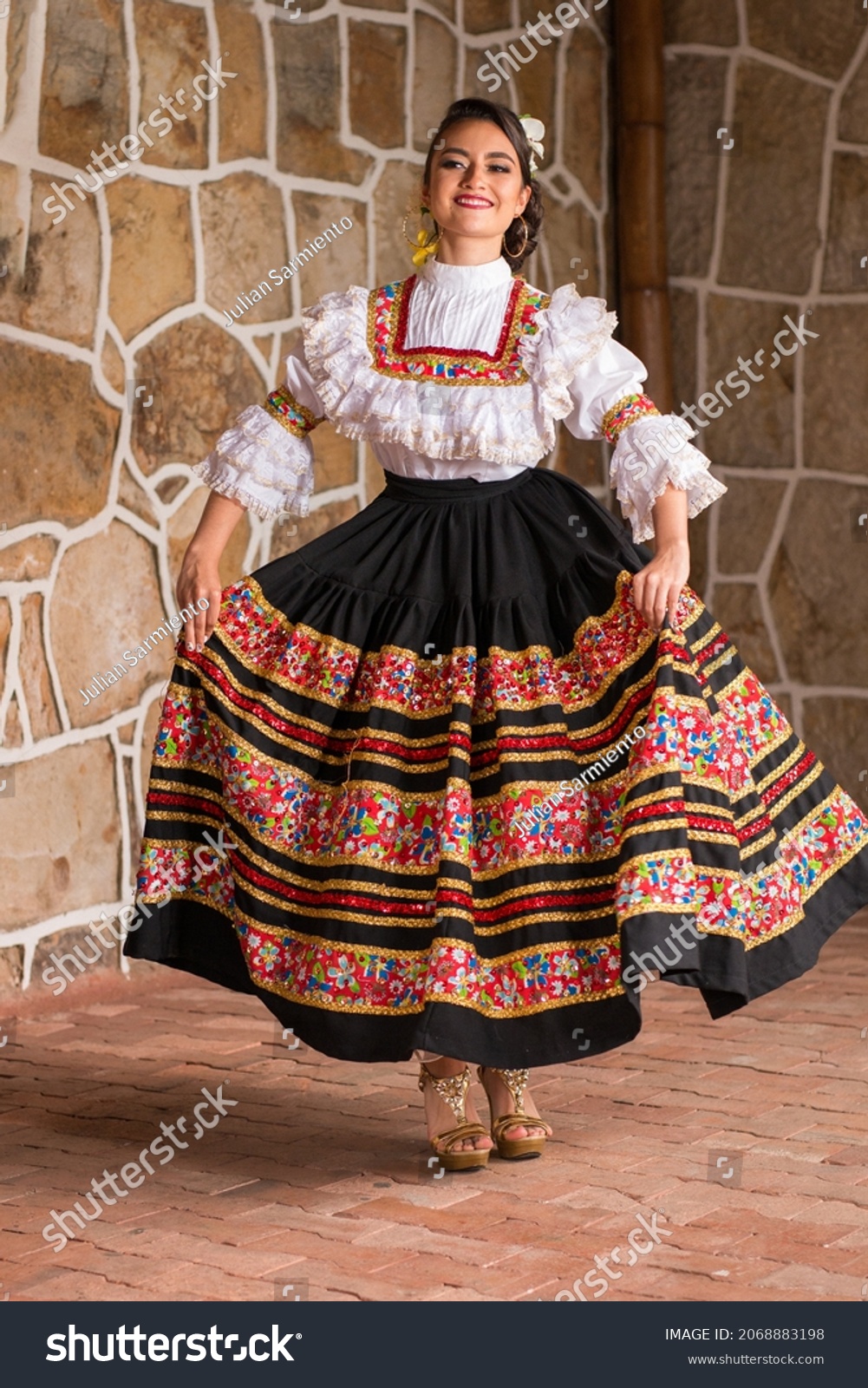 traditional colombian dress